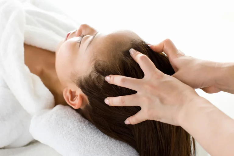 Ayurveda-shiroabhyanga-hidalgomassage.jpg